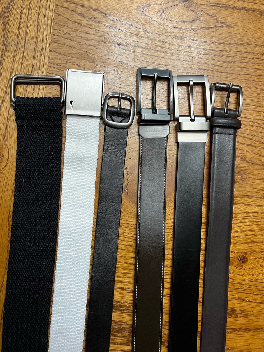 Bundle of 6 men’s belts size 32